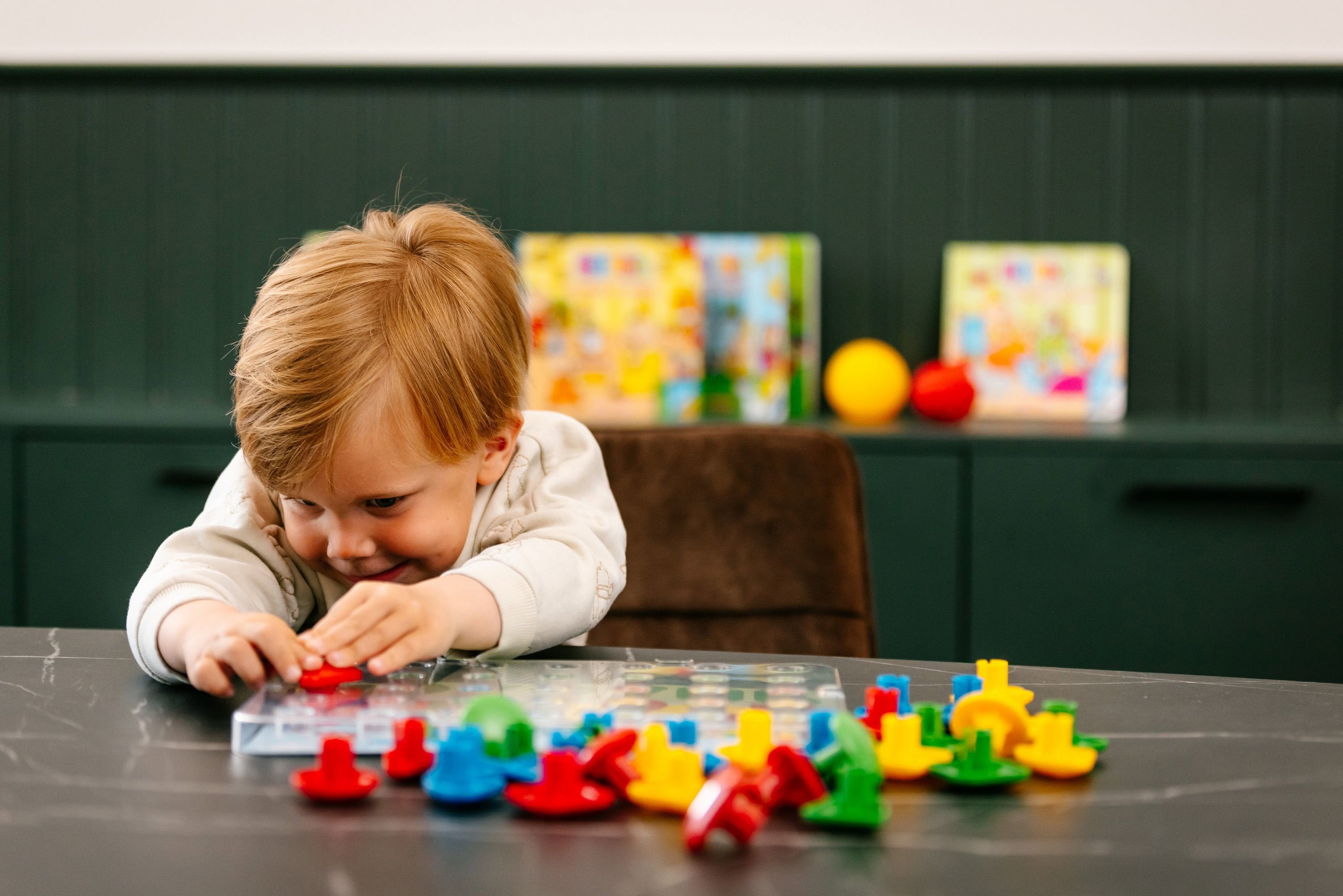 Bumba Educatief spel "Artistico" – Leer kleuren en vormen herkennen