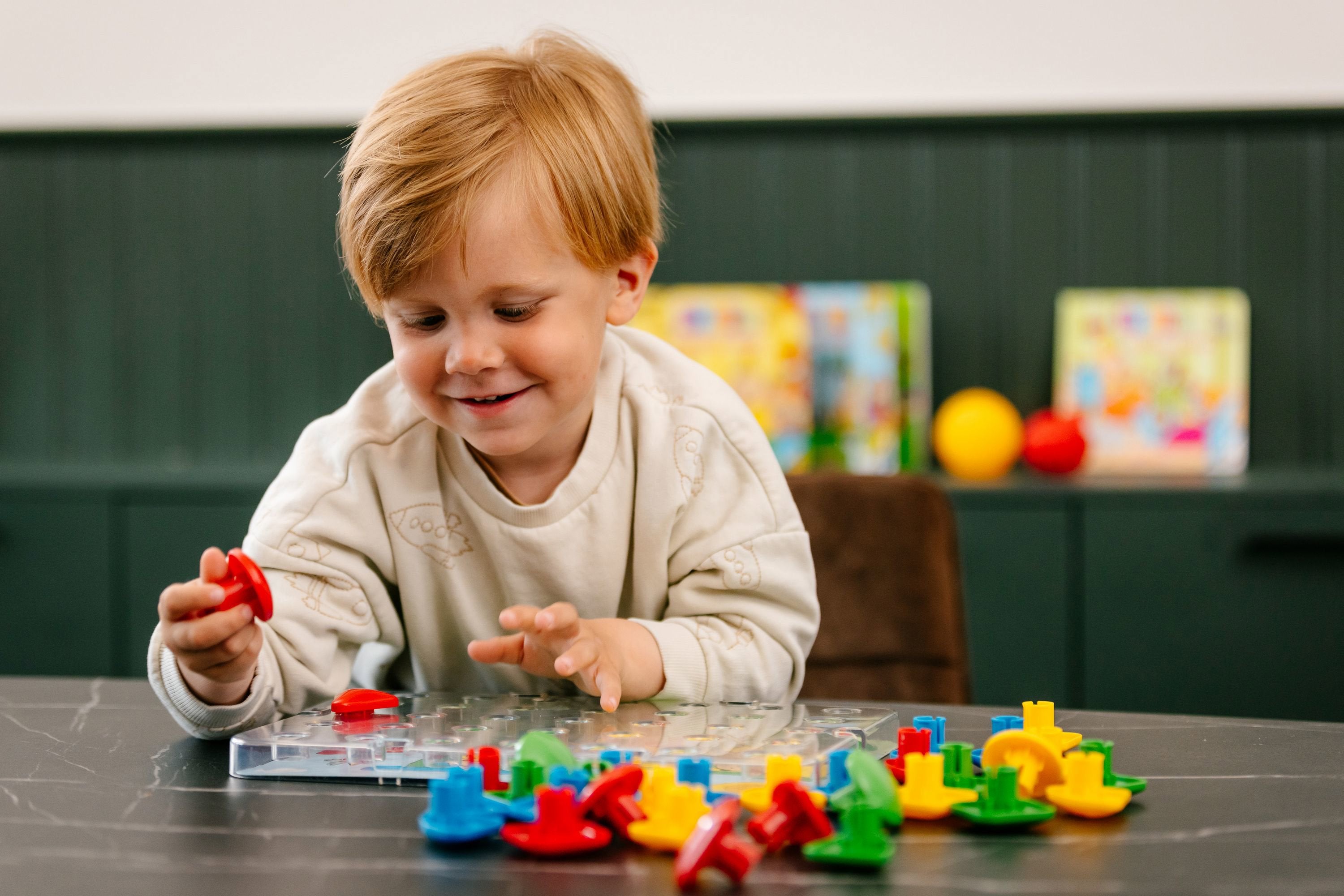 Bumba Educatief spel "Artistico" – Leer kleuren en vormen herkennen